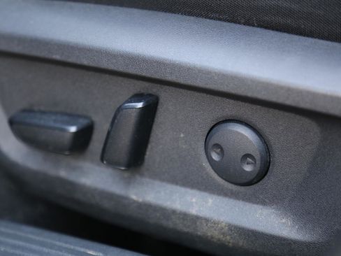 Used 2021 Nissan Rogue SV image 9