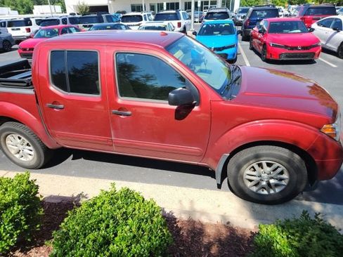 Used 2014 Nissan Frontier SV w/ SV Value Truck Package RWD image 12