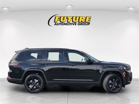 New 2025 Jeep Grand Cherokee L Altitude image 2