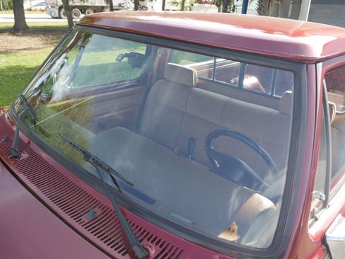 Used 1992 Dodge D/W Truck 150 RWD image 38