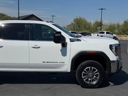 Used 2024 GMC Sierra 3500 SLE w/ SLE Convenience Package AWD/4WD image 11