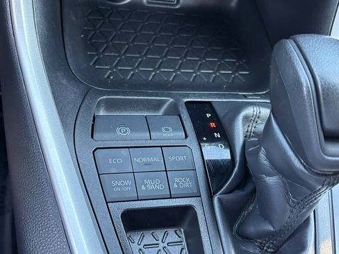 Used 2025 Toyota RAV4 XLE AWD/4WD image 32