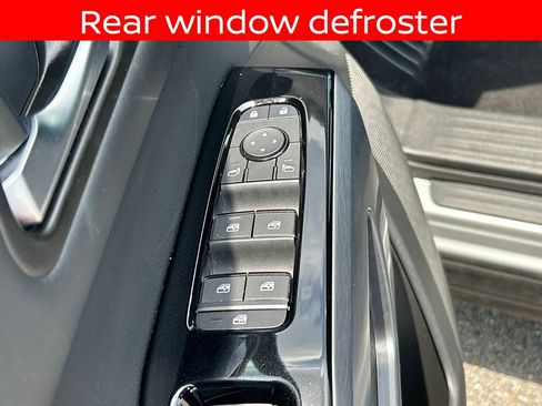 Used 2024 Nissan Pathfinder SL FWD image 16