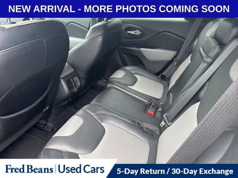 Used 2014 Jeep Cherokee Limited w/ Luxury Group AWD/4WD image 8