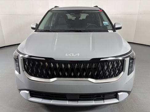 New 2026 Kia Carnival EX FWD image 3