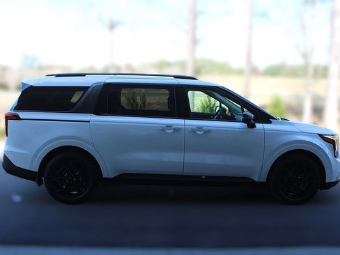 New 2026 Kia Carnival SX w/ SX Dark Edition Package FWD image 5