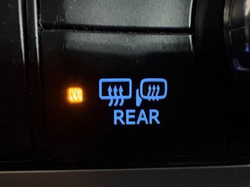 Used 2017 Toyota Highlander Limited Platinum image 19