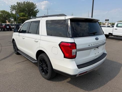 Used 2023 Ford Expedition XLT AWD/4WD image 8