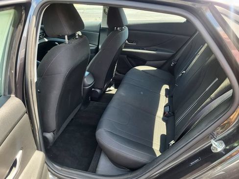 Used 2022 Hyundai Elantra SEL FWD image 12