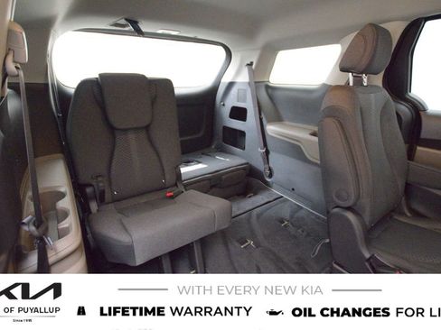 New 2026 Kia Carnival LX image 14