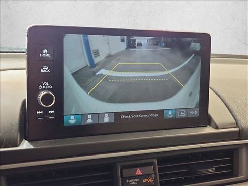 Used 2024 Honda Pilot Touring image 12