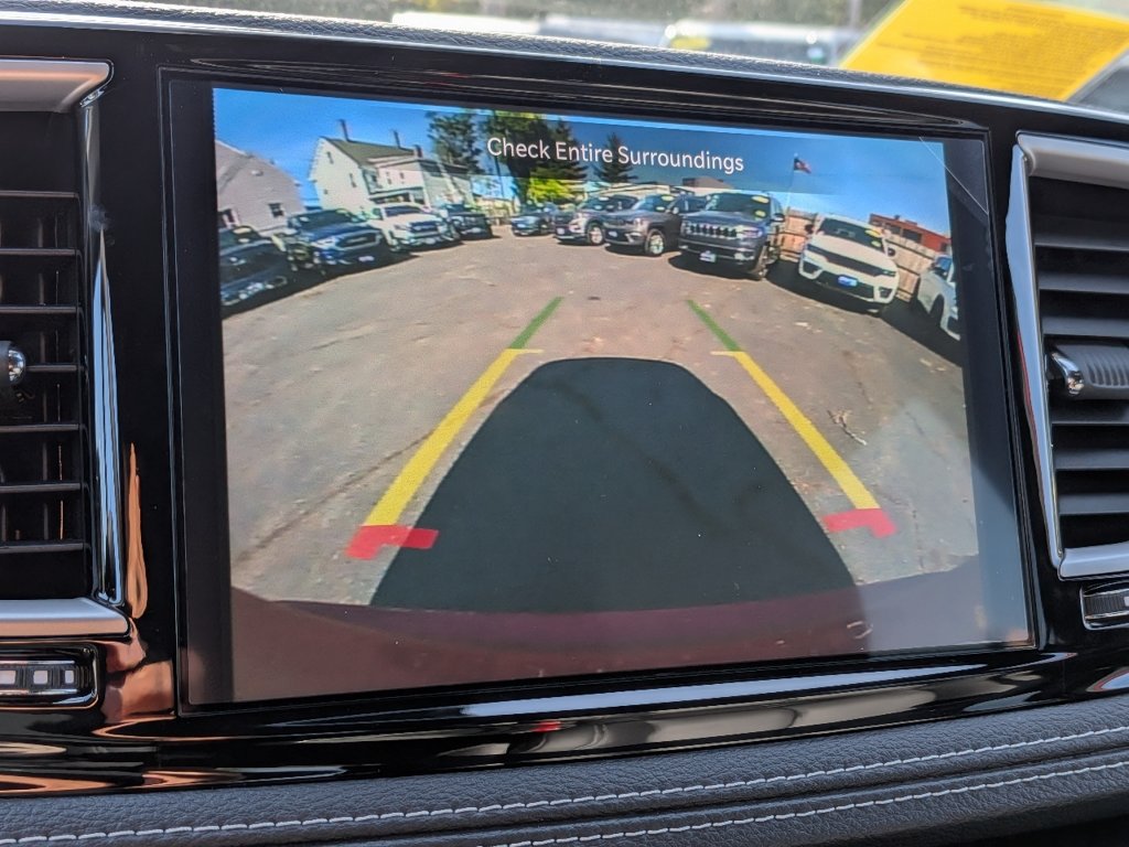 New 2027 Chrysler Pacifica Select AWD/4WD image 24