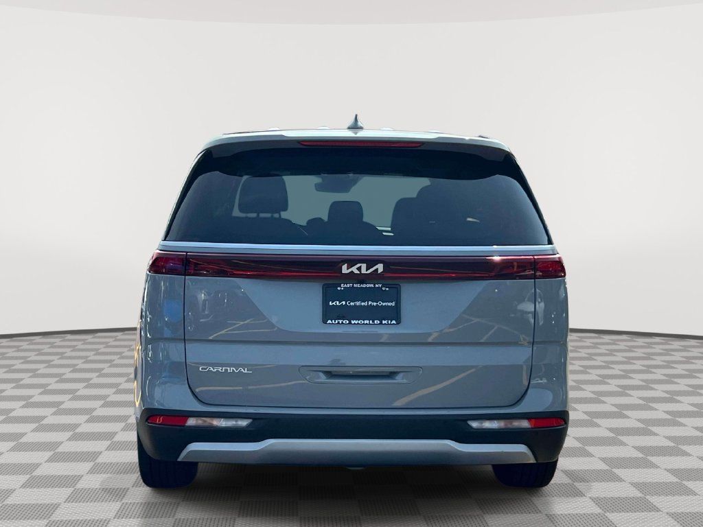 Certified 2023 Kia Carnival EX FWD image 6