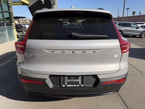 Used 2023 Volvo XC40 Recharge Ultimate image 13