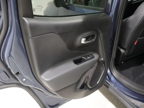 Used 2022 Jeep Renegade Trailhawk AWD/4WD image 16
