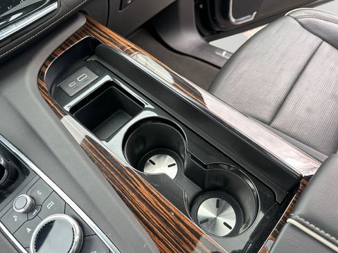 Used 2023 Cadillac Escalade ESV Premium Luxury image 18