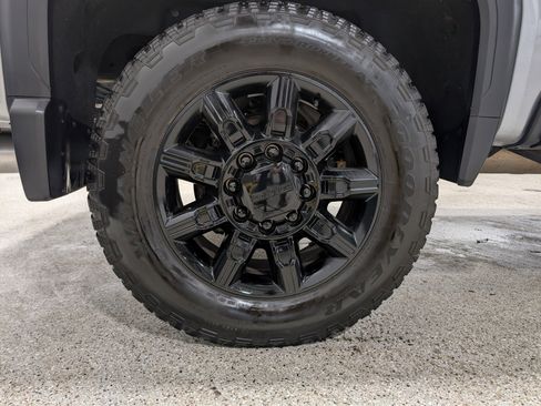 Used 2025 GMC Sierra 2500 AT4 w/ AT4 Premium Plus Package image 13