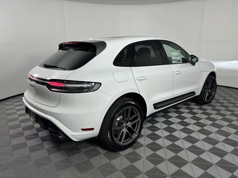 Certified 2025 Porsche Macan Turbo image 7
