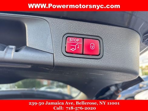 Used 2021 Mercedes-Benz GLB 250 4MATIC w/ Premium Package image 22