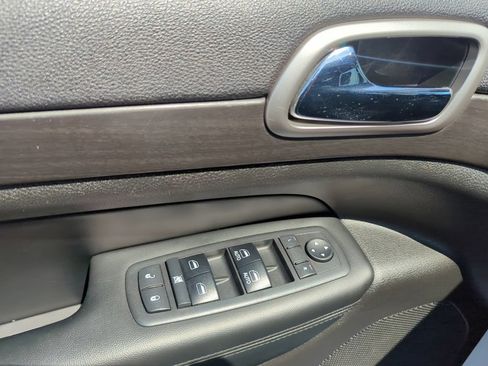 Used 2017 Jeep Grand Cherokee Altitude AWD/4WD image 33