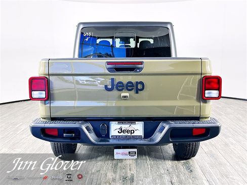 New 2025 Jeep Gladiator Sport image 8
