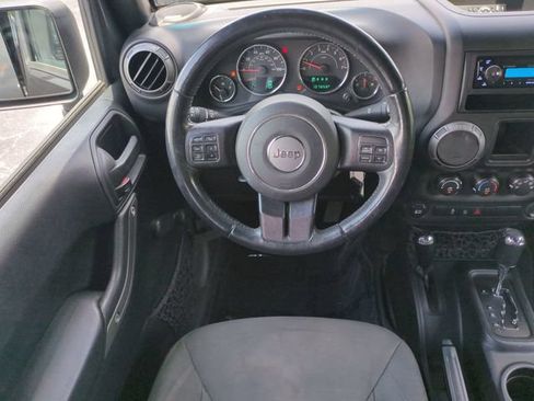 Used 2017 Jeep Wrangler Unlimited Sport w/ Connectivity Group AWD/4WD image 17
