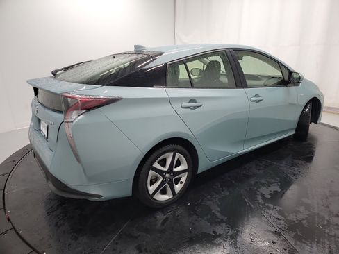 Used 2016 Toyota Prius Two image 9