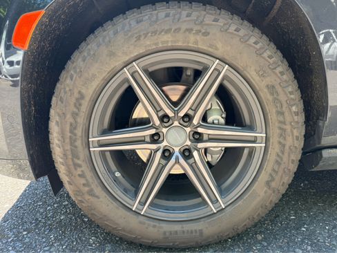 Used 2022 Cadillac Escalade Sport Platinum w/ Heavy-Duty Trailer Package AWD/4WD image 9