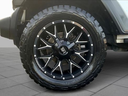 Used 2020 Jeep Gladiator Sport w/ Quick Order Package 24S image 11