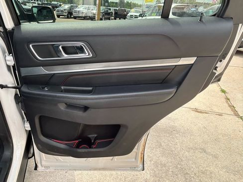 Used 2017 Ford Explorer Sport AWD/4WD image 16