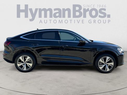 Used 2024 Audi Q8 e-tron Premium Plus w/ Premium Plus Package image 2