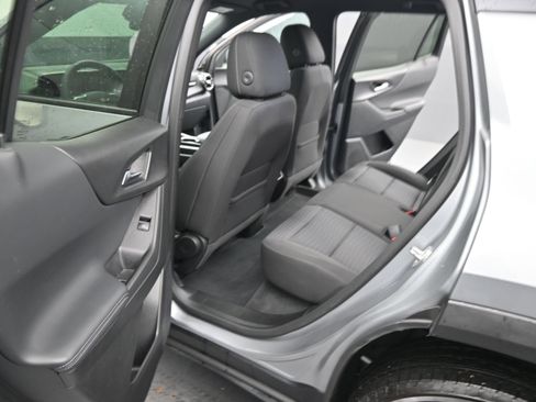 Used 2025 Chevrolet Equinox LT FWD image 16