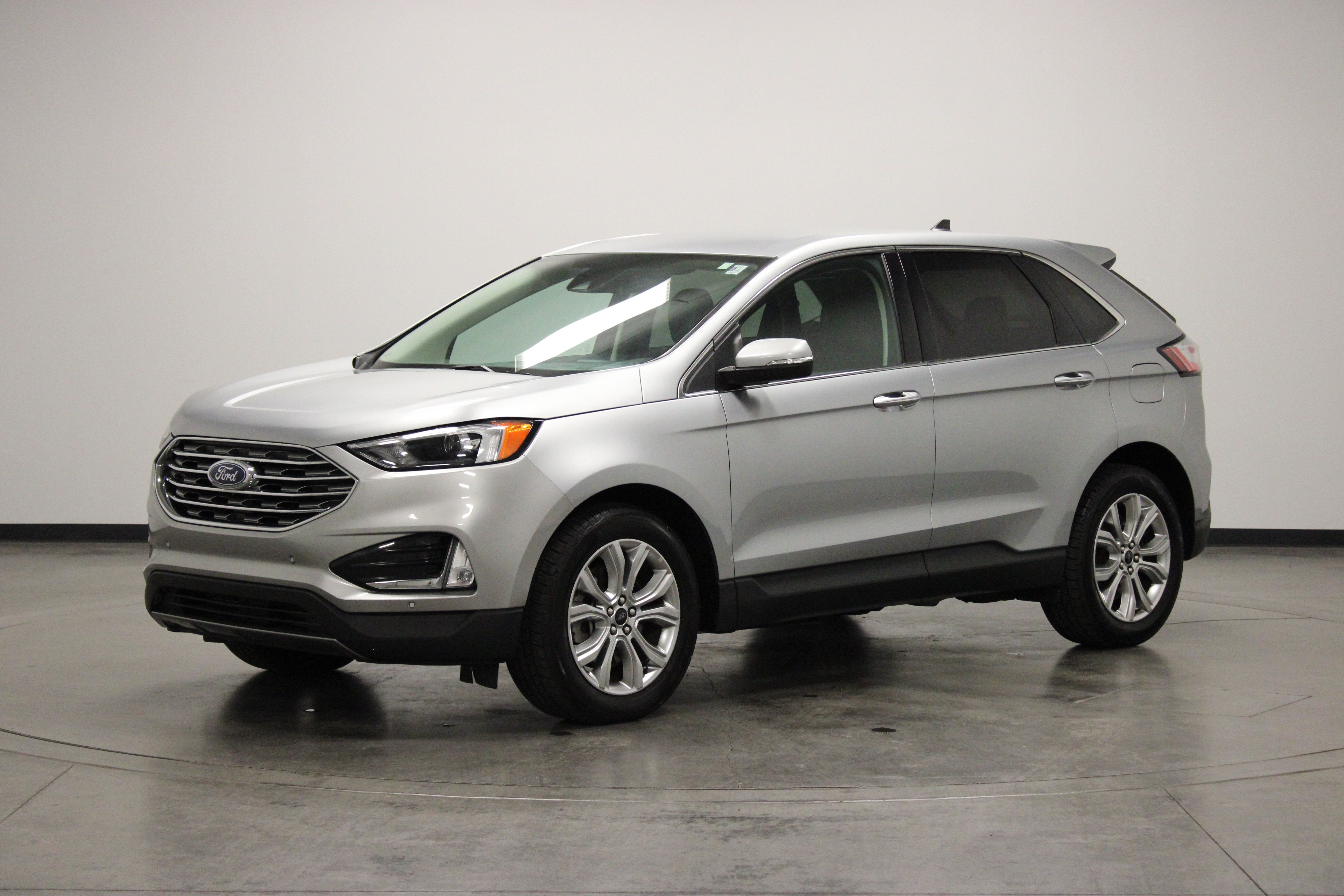 Used 2024 Ford Edge Titanium AWD/4WD image 4