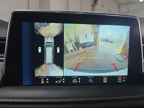 Used 2023 Chevrolet Tahoe Premier w/ Advanced Technology Package image 26