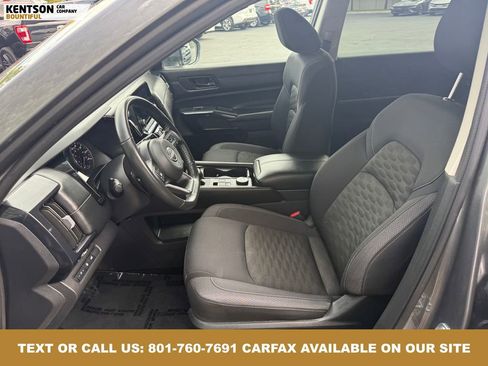 Used 2025 Nissan Pathfinder SV image 31