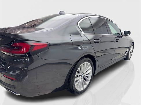 Used 2022 BMW 530i w/ Premium Package image 13