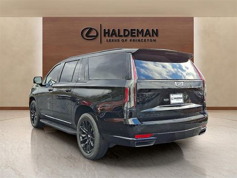 Used 2021 Cadillac Escalade ESV Sport w/ LPO, ONYX Package image 4
