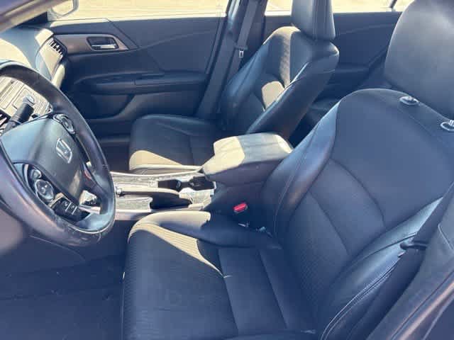 Used 2017 Honda Accord Sport image 11
