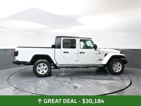 Used 2022 Jeep Gladiator Sport image 2