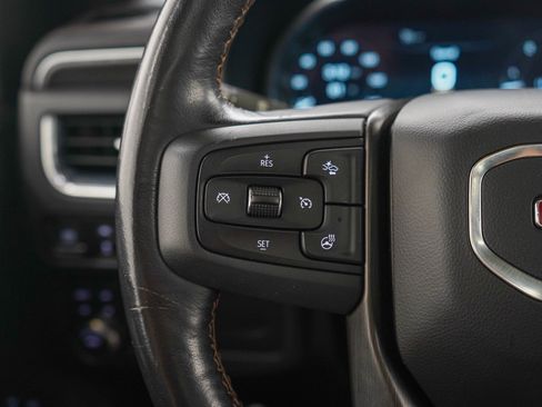 Used 2022 GMC Yukon AT4 w/ AT4 Premium Package AWD/4WD image 29