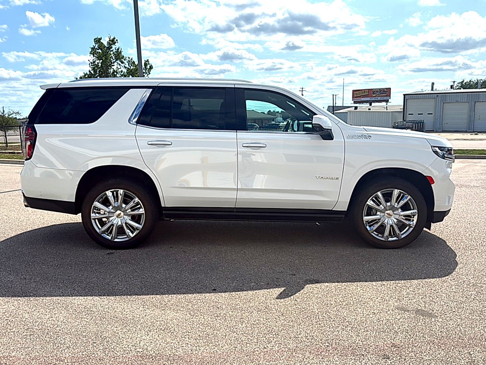 Used 2021 Chevrolet Tahoe 4WD High Country image 5