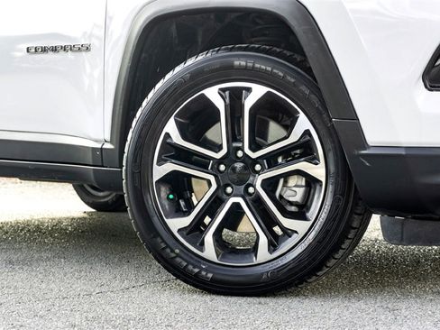 Used 2024 Jeep Compass Limited image 2