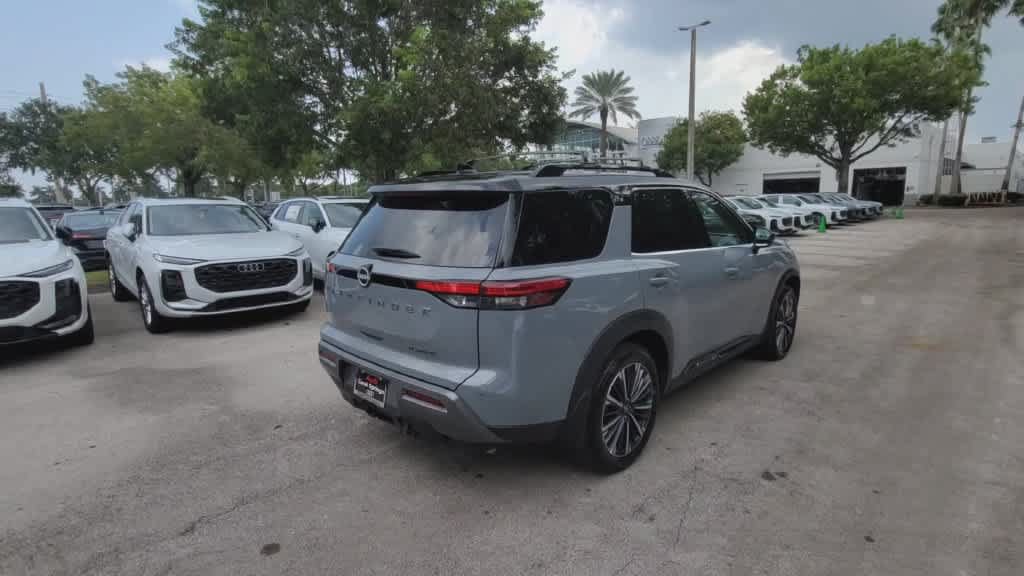Used 2026 Nissan Pathfinder Platinum FWD image 8