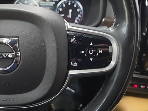 Used 2019 Volvo S90 T6 Momentum image 21