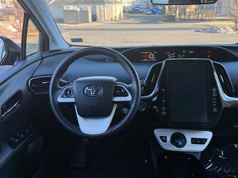 Used 2017 Toyota Prius Prime Premium image 22