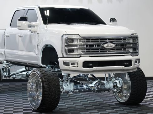 Used 2024 Ford F350 Limited AWD/4WD image 9