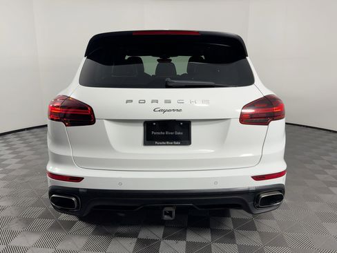 Certified 2018 Porsche Cayenne Platinum Edition image 10