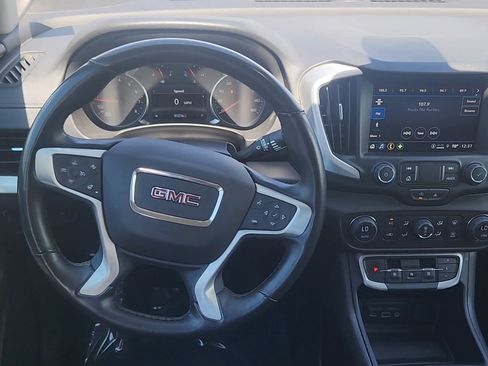 Used 2024 GMC Terrain SLT AWD/4WD image 17