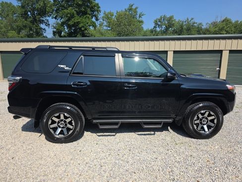 Certified 2024 Toyota 4Runner TRD Off-Road Premium w/ Moonroof Package AWD/4WD image 8