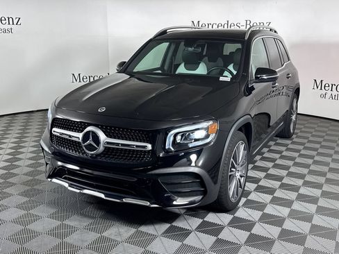 Certified 2023 Mercedes-Benz GLB 250 w/ AMG Line image 3